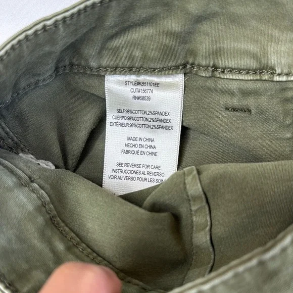 Kut from the Kloth Green Cargo Shorts - Picture 4 of 4